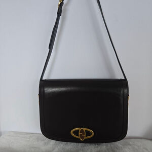 Women's Vintage Gucci Interlocking G Shoulder Bag Brown Gold